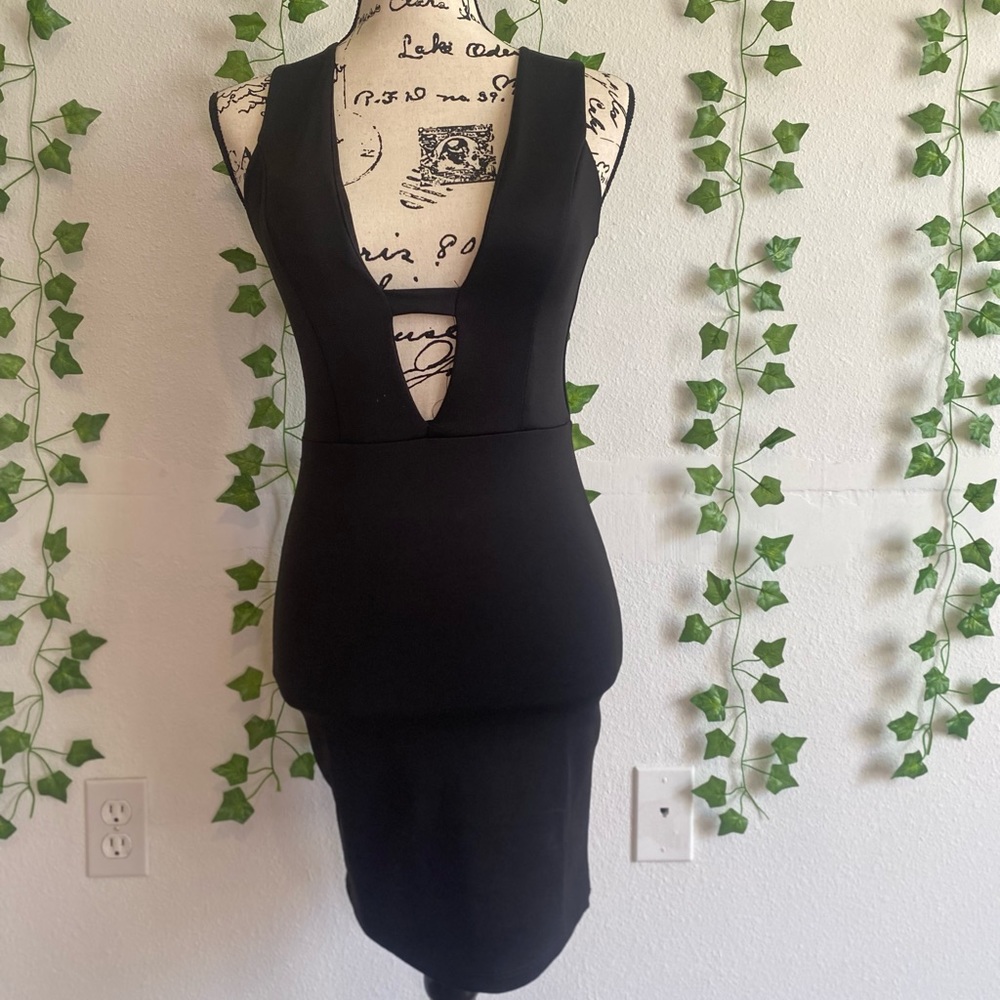 little black cocktail dress